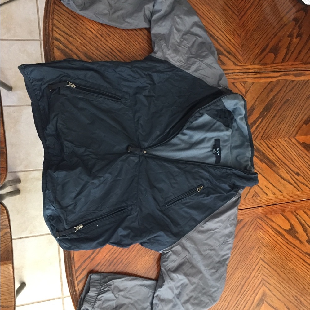Gap Pullover - Picture 2 of 2